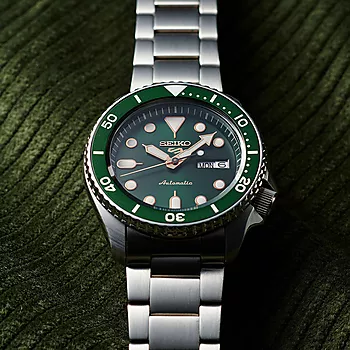 Bilde nummer 2 av Seiko, 5 Sports Automatic herreklokke med stållenke