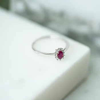 Bilde nummer 3 av Gold Collection, Ring i 585 hvitt gull med diamanter 0,04 ct og rubin