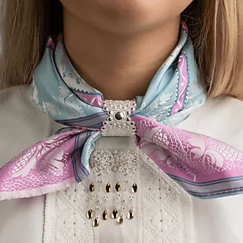 Bilde nummer 2 av Skjerfring i 830 hvitt sølv med kruser