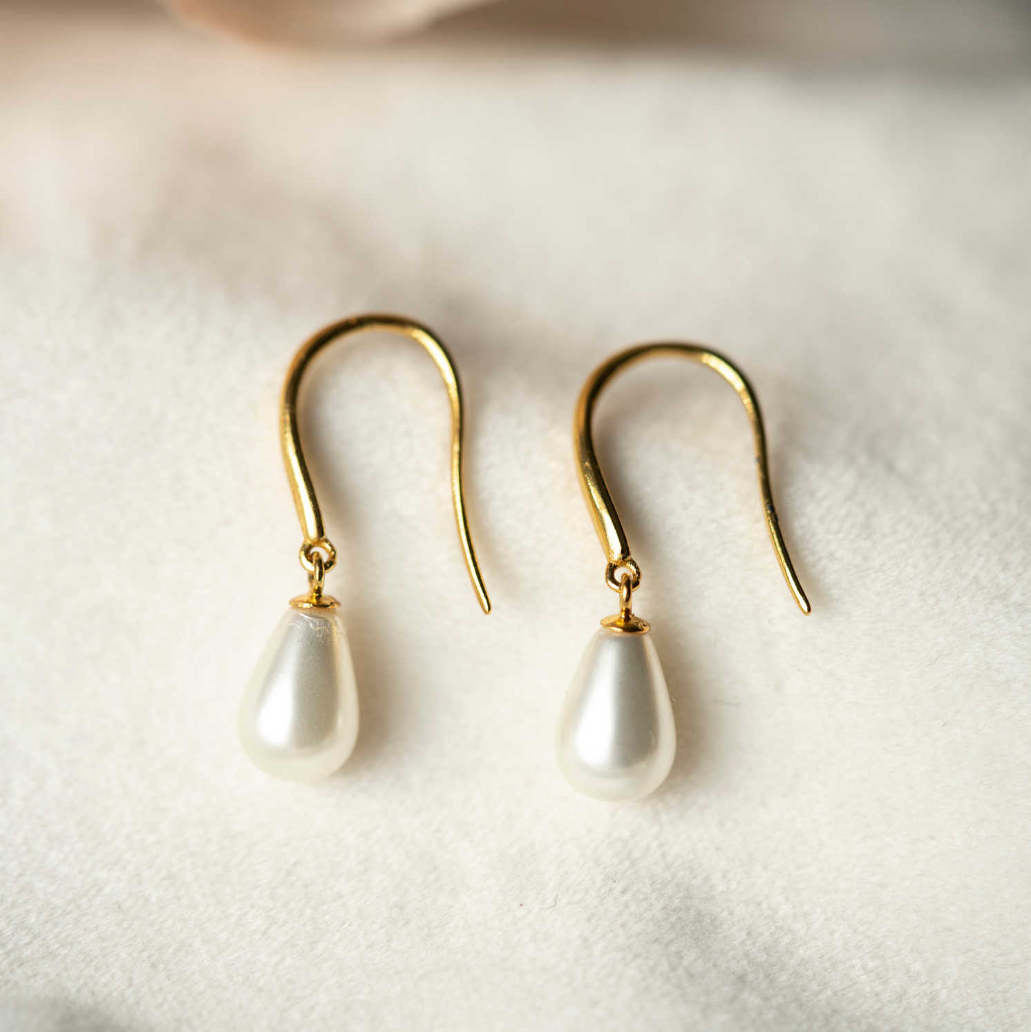 Bilde nummer 4 av Pan Jewelry, Øredobber i forgylt 925 sølv med perlemor