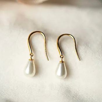 Bilde nummer 4 av Pan Jewelry, Øredobber i forgylt 925 sølv med perlemor