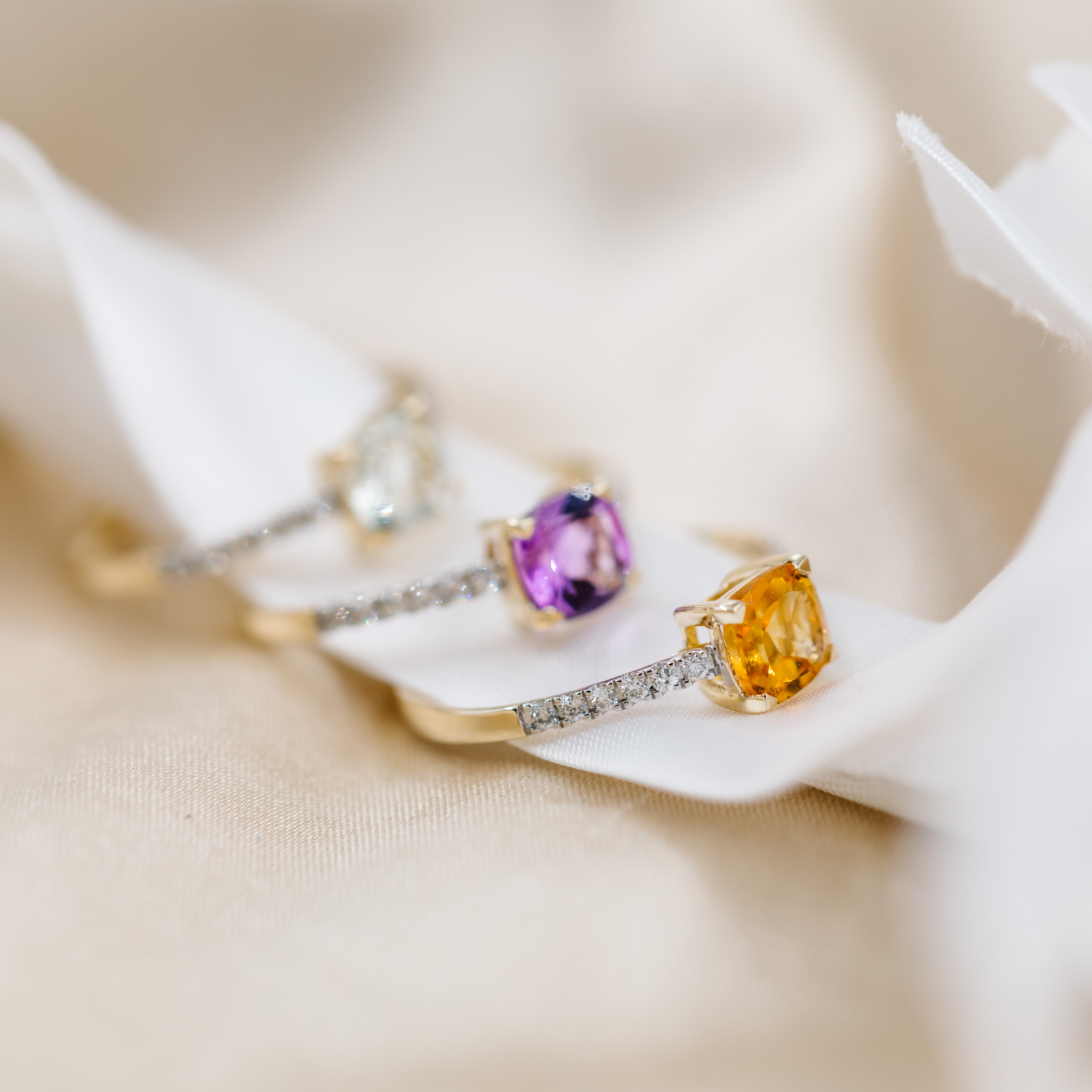 Bilde nummer 3 av Aurora diamantring i 585 gult gull med diamanter 0,10 ct og citrin