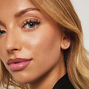 Bilde nummer 3 av Vida diamantøredobber i 585 gult gull 0,60 ct