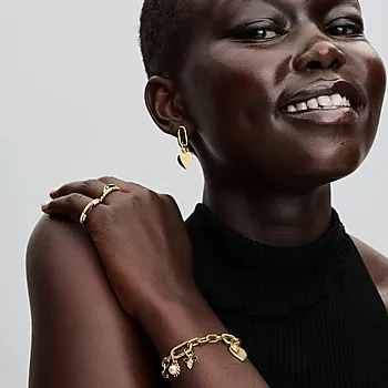 Bilde nummer 2 av Pandora Moments, Charm i forgylt 925 sølv med hjerte