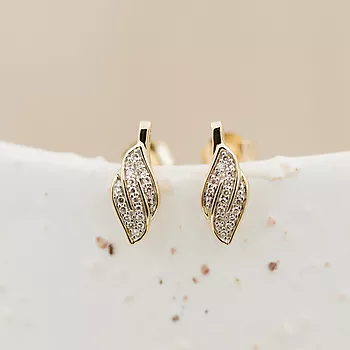 Bilde nummer 2 av Pan Jewelry, Øredobber i 585 gult gull med diamanter og blad 0,10 ct