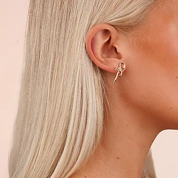 Bilde nummer 2 av Ribbon øredobber i forgylt messing med sløyfe