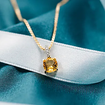 Bilde nummer 4 av Aurora anheng i 585 gult gull med diamanter 0,03 og citrin