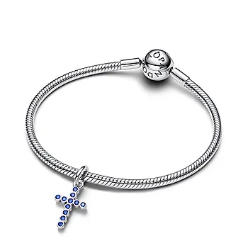 Bilde nummer 3 av Charms i 925 sølv med kors og blå krystaller