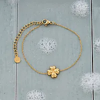 Bilde nummer 5 av Lucky armbånd i forgylt stål med firkløver