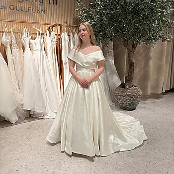 En gang til brudekjole, Eva Lendell