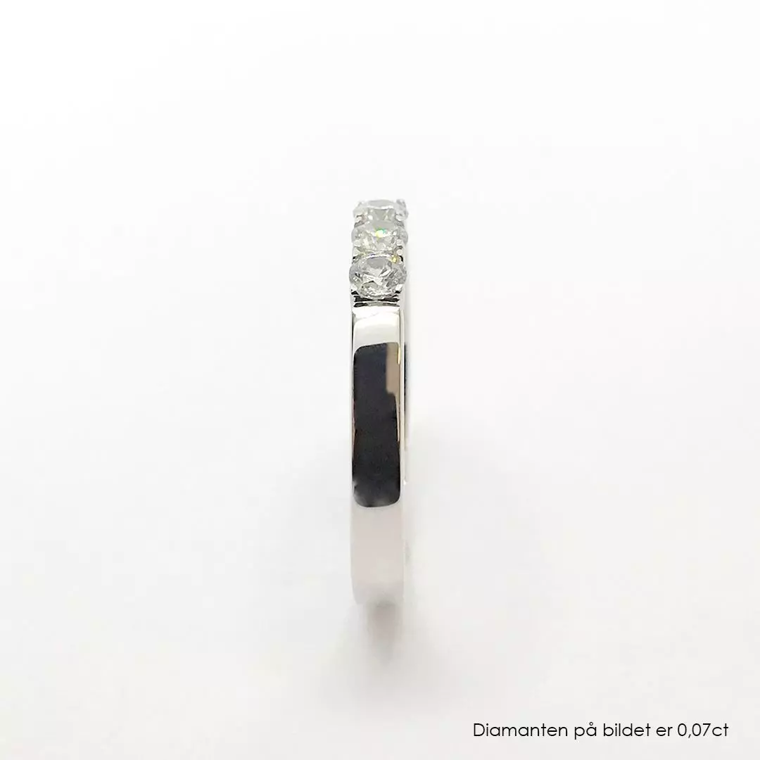 Bilde nummer 4 av Pan Jewelry, Angelica alliansering i 585 hvitt gull med diamanter 0,09 ct WSI