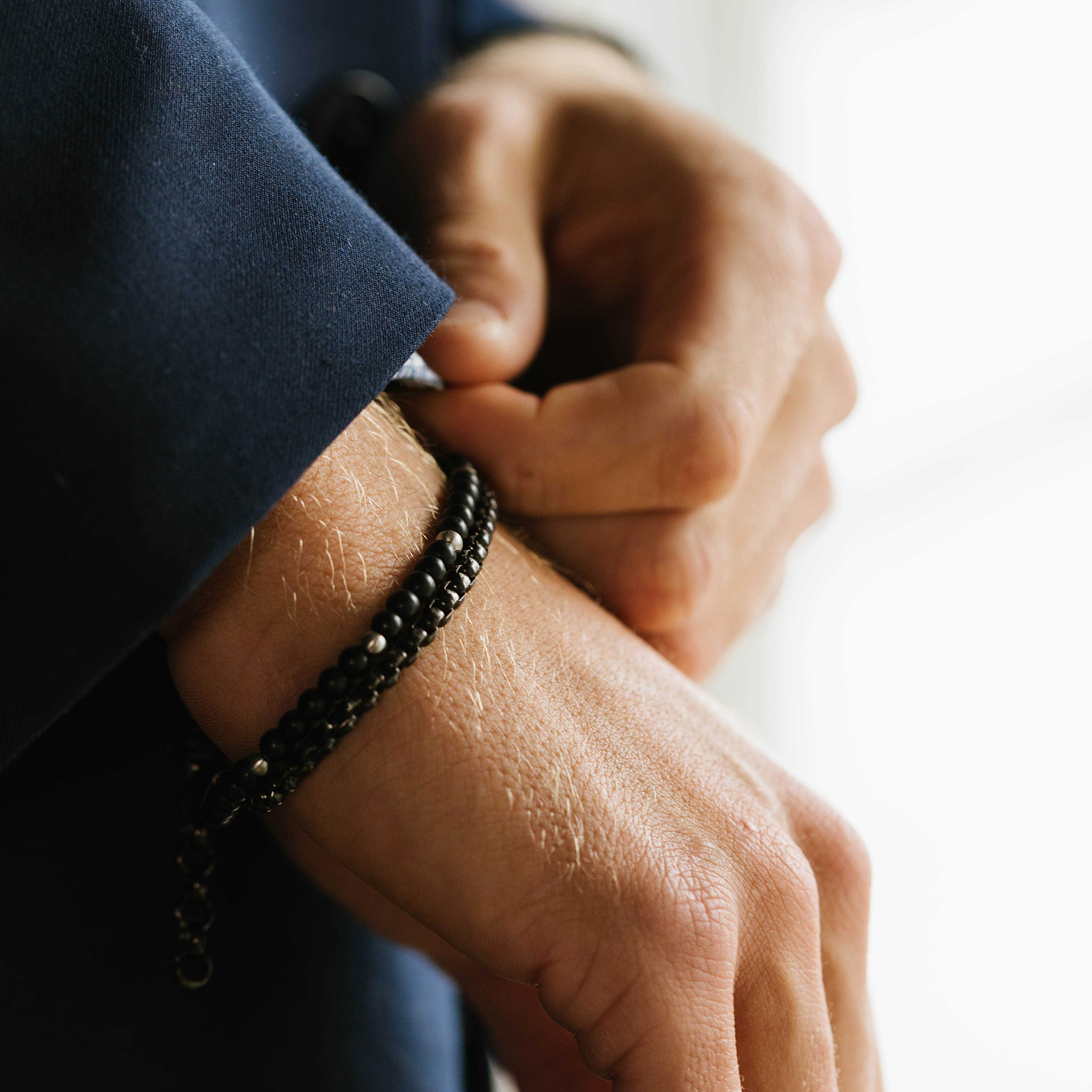 Bilde nummer 2 av Alexander, Armbånd i stål med sorte stener