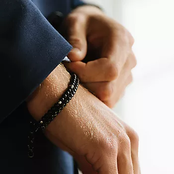 Bilde nummer 2 av Alexander, Armbånd i stål med sorte stener