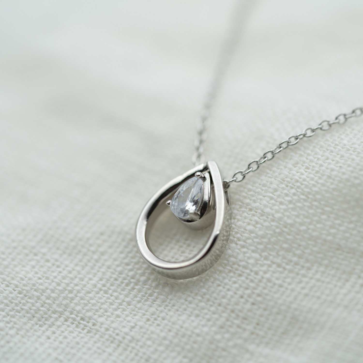 Bilde nummer 3 av Pan Jewelry, Dråpe smykke i sølv med zirkonia