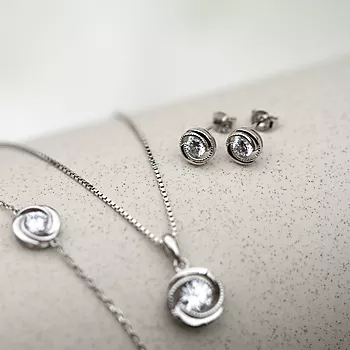 Bilde nummer 3 av Pan Jewelry, Øredobber i 925 sølv med hvit zirkonia