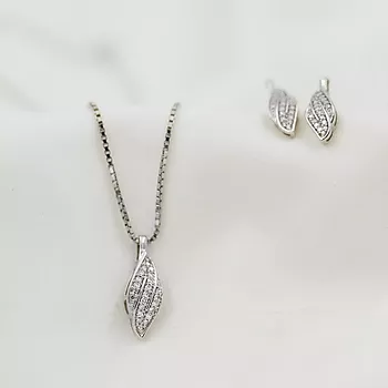 Bilde nummer 4 av Pan Jewelry, Øredobber i 585 hvitt gull med diamanter og blad 0,10 ct