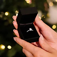 Bilde nummer 7 av Julie diamantring i 375 hvitt gull 0,12 ct med moissanite