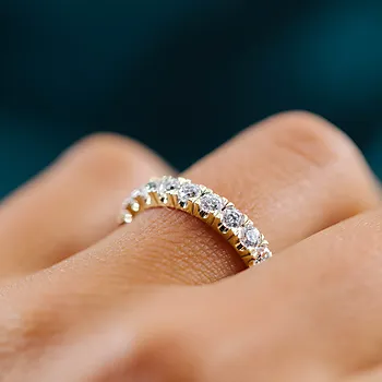 Bilde nummer 2 av Moments by Pan Jewelry, Diamantring Unite i 585 gult gull 0,81 CT | 3,2 mm bredde