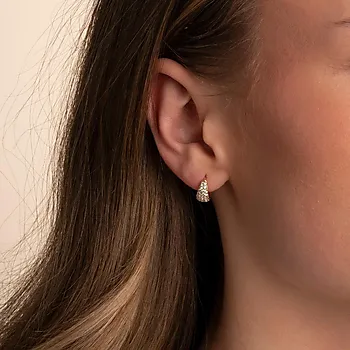 Bilde nummer 2 av Essential Honey øreringer i forgylt messing med krystaller