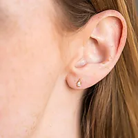 Bilde nummer 2 av Diamantøredobber i 585 gult gull 0,14 ct