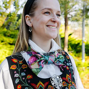 Bilde nummer 2 av Tyrihans, Estelle silkeskjerf i 100% silke