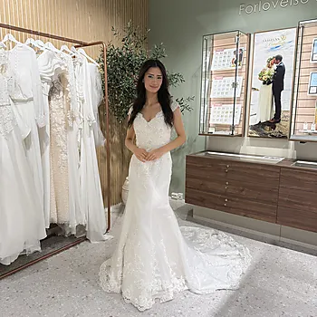 En gang til brudekjole, Agape