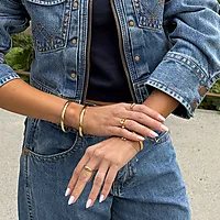 Bilde nummer 2 av Lucky armbånd i forgylt stål med firkløver