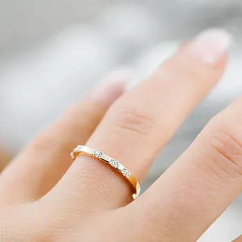 Bilde nummer 3 av Hedda diamantring i 375 gull 0,08 ct