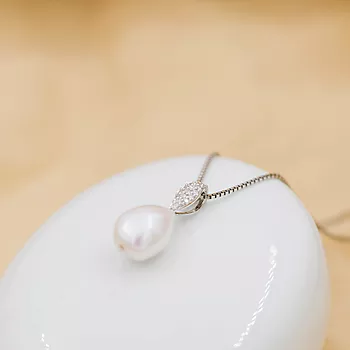 Bilde nummer 3 av Pan Jewelry, Smykke i 925 sølv med ferksvannsperle og zirkonia