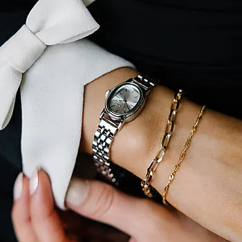 Bilde nummer 2 av Dameklokke med oval skive