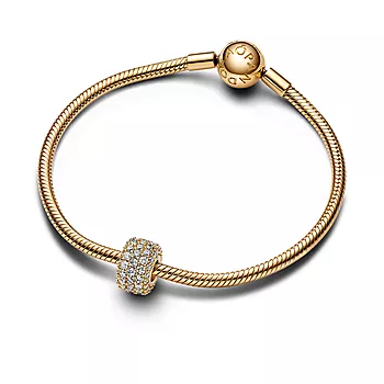 Bilde nummer 4 av Pandora Moments, Charms i 925 forgylt sølv med trippel pavé