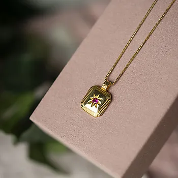 Bilde nummer 2 av Janne Formoe by Pan Jewelry, Smykke i forgylt 925 sølv med rosa zirkonia