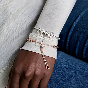 Bilde nummer 4 av Pandora Moments, Charm i 925 sølv med tusenfryd