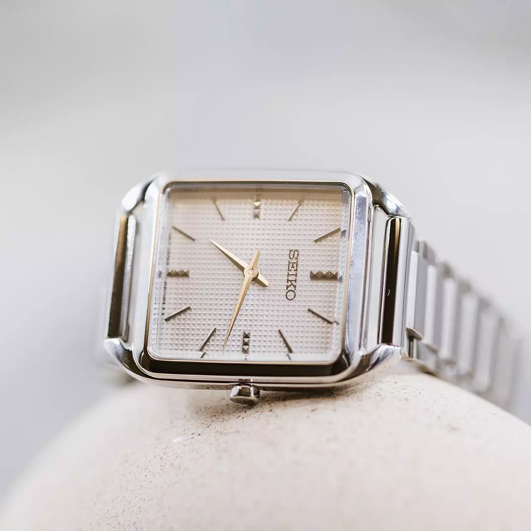 Bilde nummer 3 av Seiko, Basic dameklokke med stållenke
