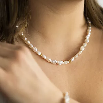 Bilde nummer 4 av Pan Jewelry, Smykke i forgylt 925 sølv med ferskvannsperle