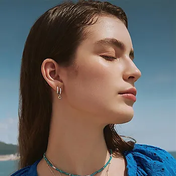 Bilde nummer 2 av Øreringer i 925 sølv med zirkonia