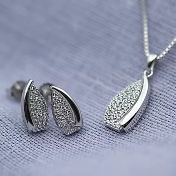 Bilde nummer 3 av Pan Jewelry, Øredobber i 925 sølv med zirkonia