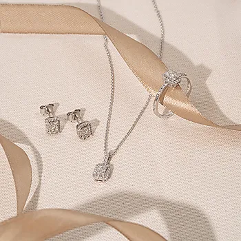 Bilde nummer 4 av Diamantøredobber i 585 hvitt gull 0,30