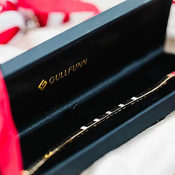 Bilde nummer 2 av Alliansearmbånd i 375 gult gull med diamanter 0,25 ct