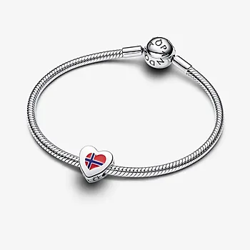 Bilde nummer 3 av Pandora Moments, Charms i 925  sølv med hjerte og Norsk flagg