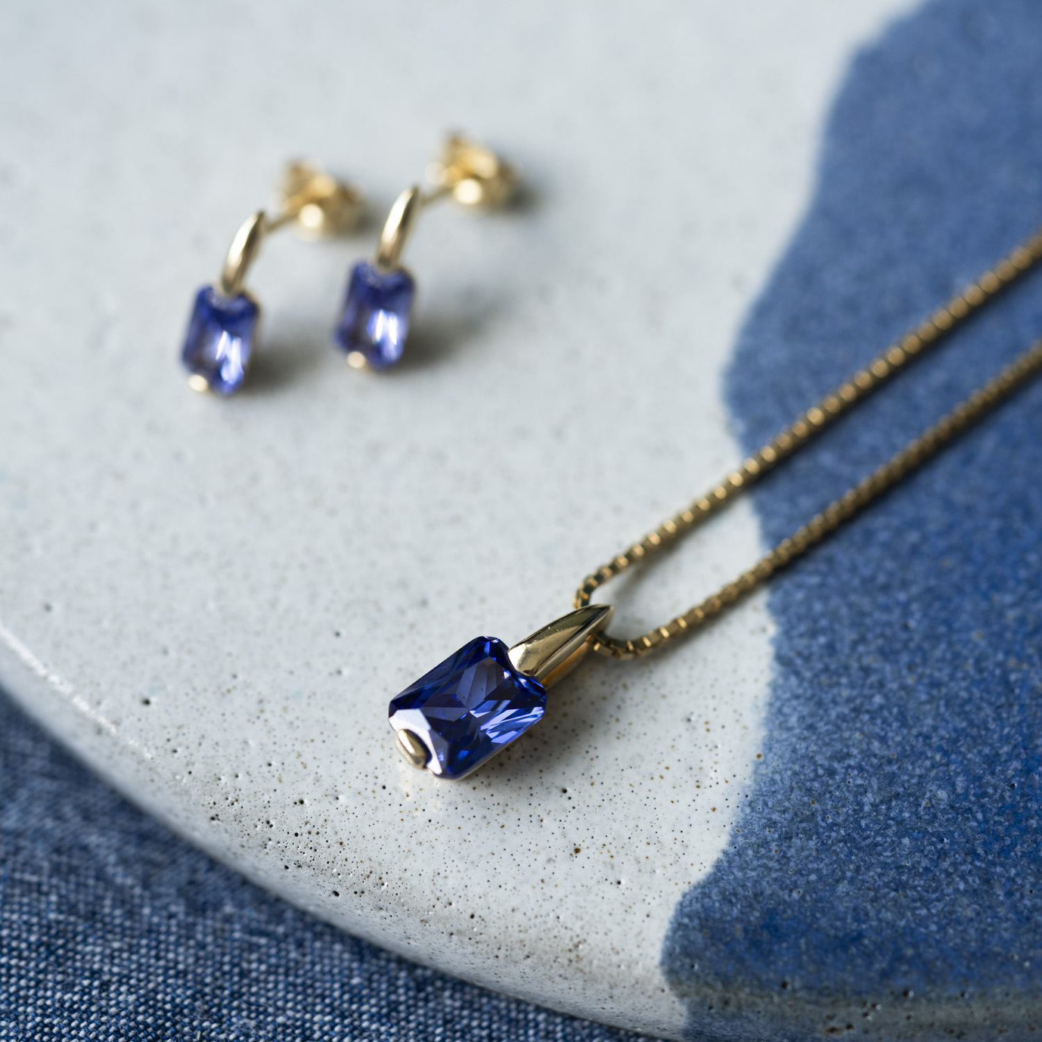 Bilde nummer 4 av Pan Jewelry, Anheng 585 gult gull med zirkonia