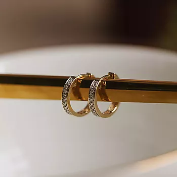 Bilde nummer 4 av Pan Jewelry, Øreringer i 585 gult gull med diamanter 0,10 ct