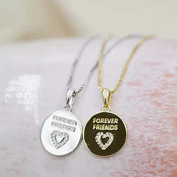 Bilde nummer 4 av Pan Jewelry, Smykke i 925 sølv med hvite zirkonia og teksten "FOREVER FRIENDS"