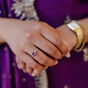 Bilde nummer 3 av Aurora diamantring i 585 gult gull med diamanter 0,10 ct og ametyst