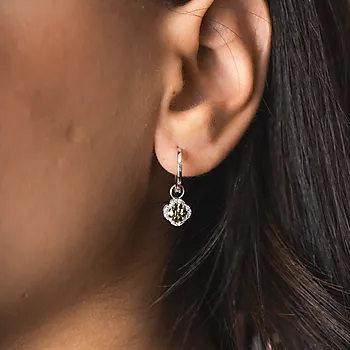 Bilde nummer 2 av Pan Jewelry, Ivy øreringer i 925 sølv med oliven zirkonia