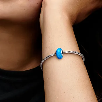 Bilde nummer 2 av Pandora Moments, Charm i 925 sølv med havblå farge