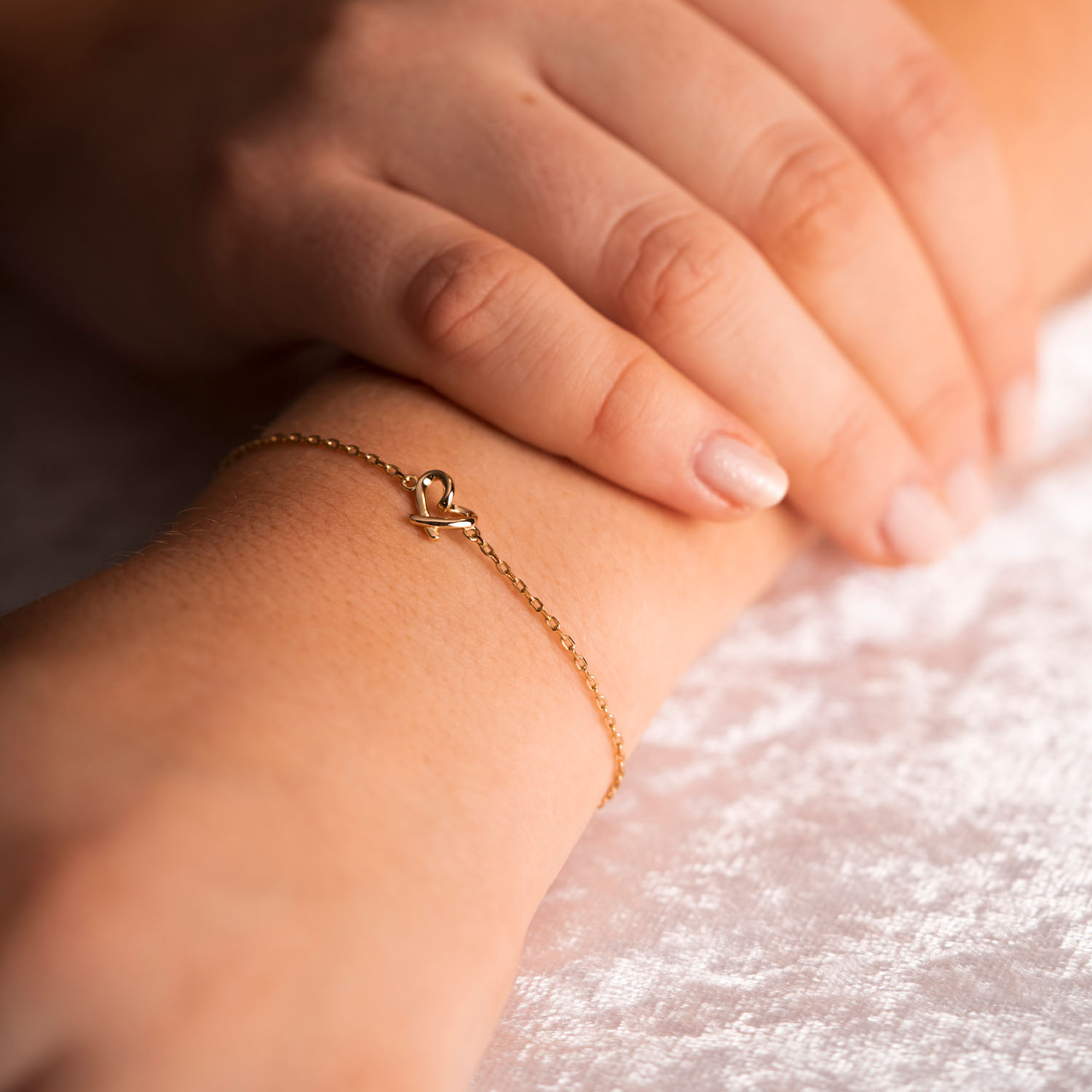 Bilde nummer 3 av Pan Jewelry, Smykkesett med armbånd og øredobber i forgylt 925 sølv med hjerte