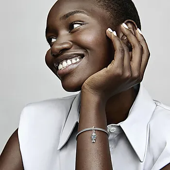 Bilde nummer 2 av Pandora Moments, Charm i 925 sølv med fisk