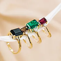 Bilde nummer 4 av Michelle diamantring i 585 gult gull 0,04 ct med sort onyx