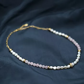 Bilde nummer 3 av Pan Jewelry, Smykke i forgylt 925 sølv med ferskvannsperle